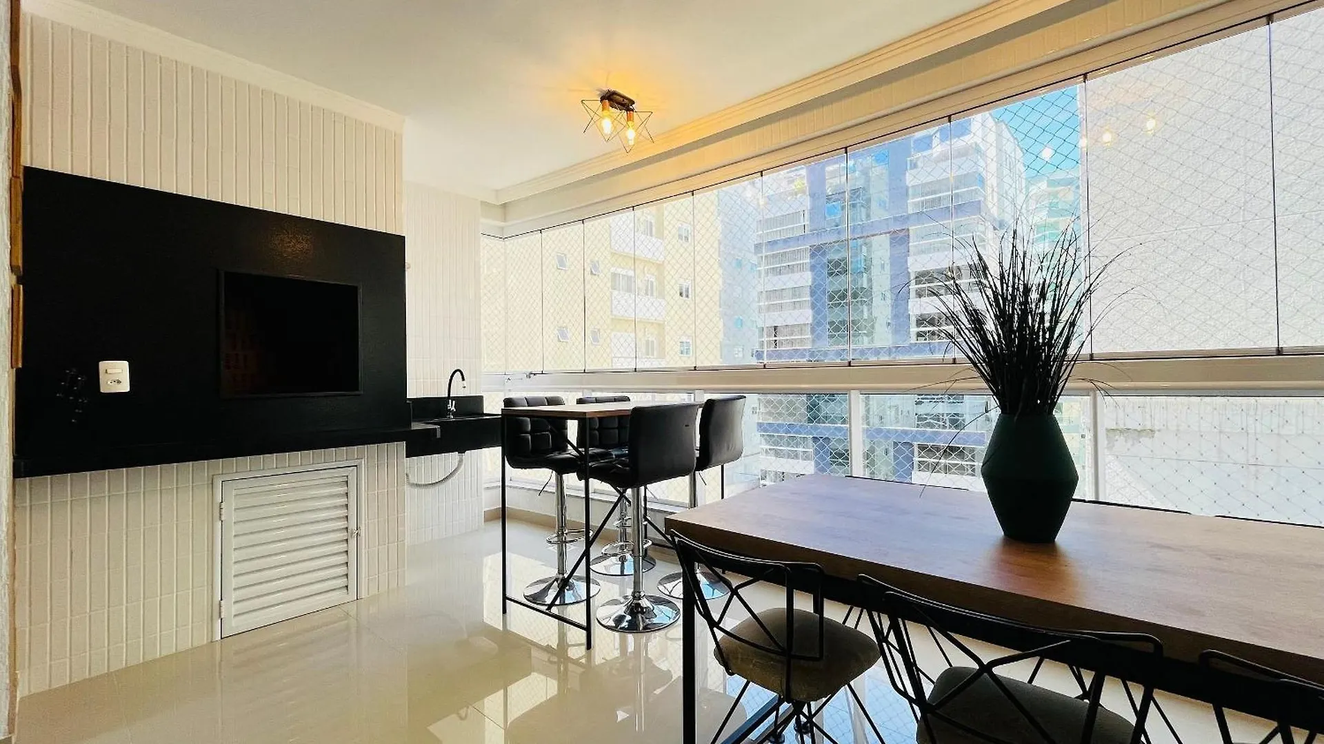 Condominio Spazio D'Art Residence - イタペマ 別荘