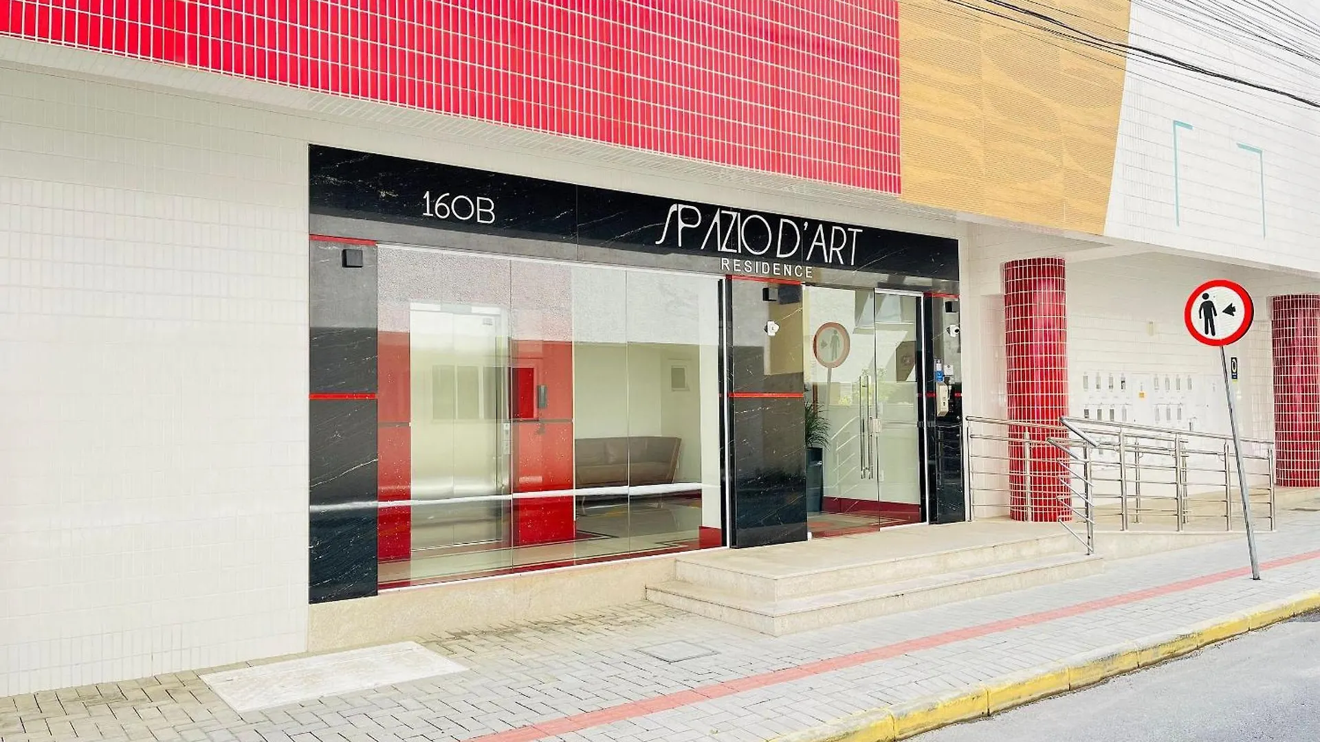 Condominio Spazio D'Art Residence - イタペマ 別荘